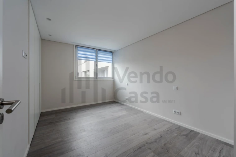 Apartamento T3 para Arrendamento em Braga (Maximinos, Sé e Cividade) Foto 14