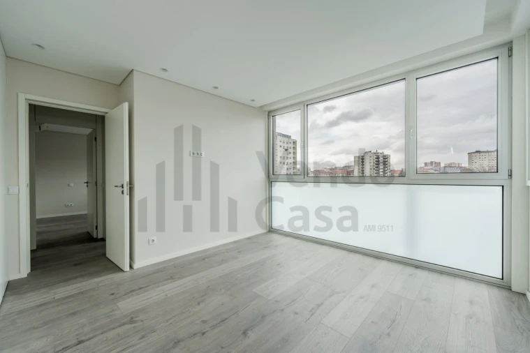 Apartamento T3 para Arrendamento em Braga (Maximinos, Sé e Cividade) Foto 17