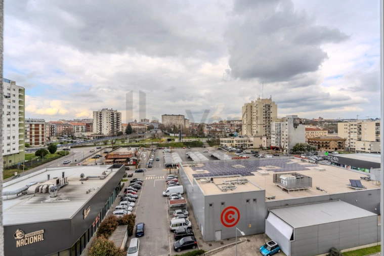 Apartamento T3 para Arrendamento em Braga (Maximinos, Sé e Cividade) Foto 19