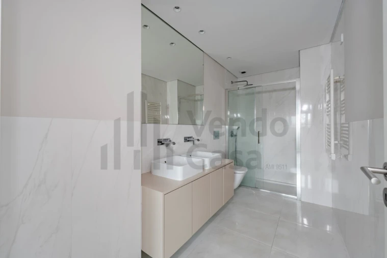 Apartamento T3 para Arrendamento em Braga (Maximinos, Sé e Cividade) Foto 22