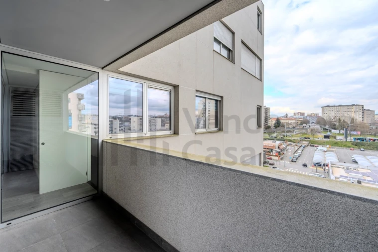 Apartamento T3 para Arrendamento em Braga (Maximinos, Sé e Cividade) Foto 26