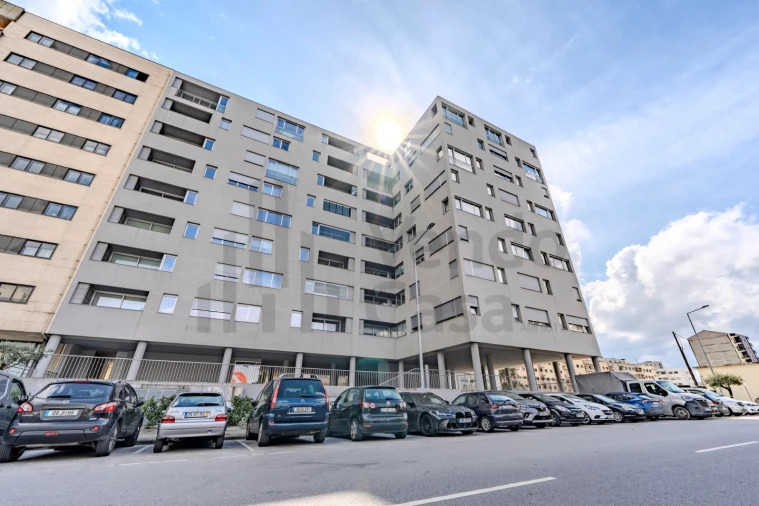 Apartamento T3 para Arrendamento em Braga (Maximinos, Sé e Cividade) Foto 31