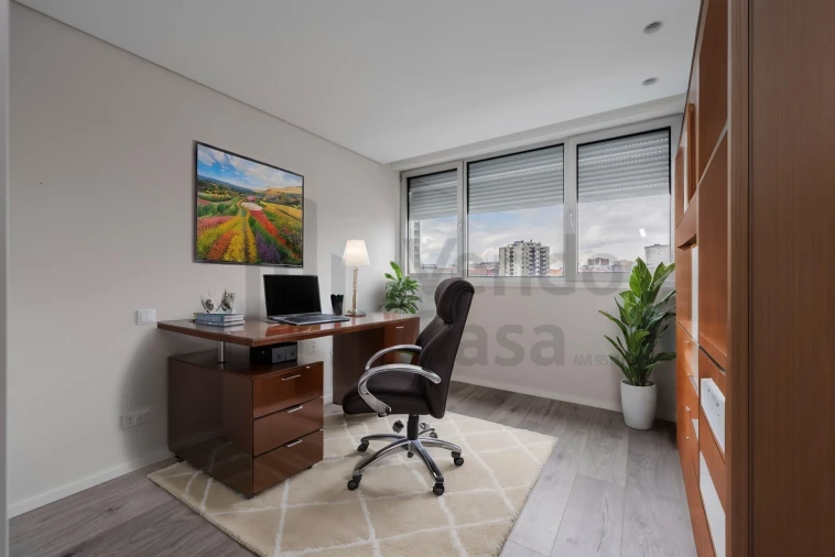 Apartamento T3 para Arrendamento em Braga (Maximinos, Sé e Cividade) Foto 49