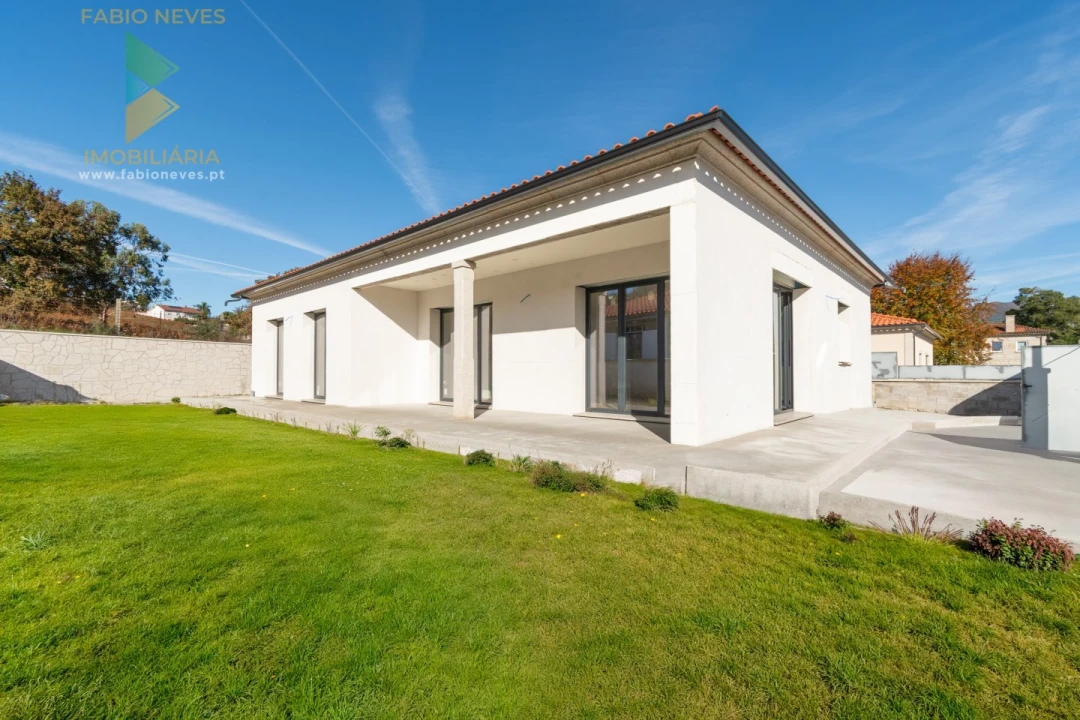 Moradia T3 para Venda em Aguiã Foto 2