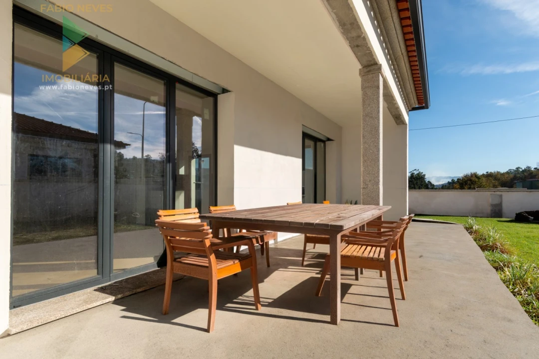 Moradia T3 para Venda em Aguiã Foto 1