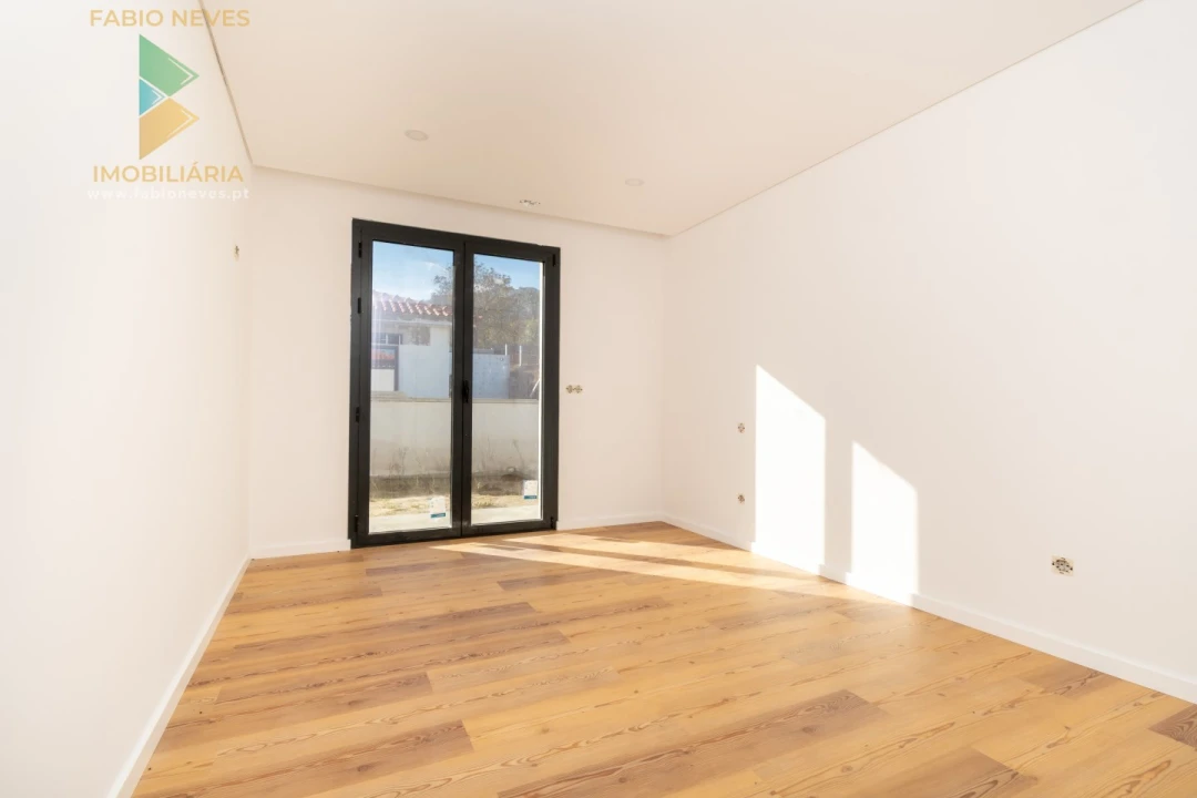 Moradia T3 para Venda em Aguiã Foto 9