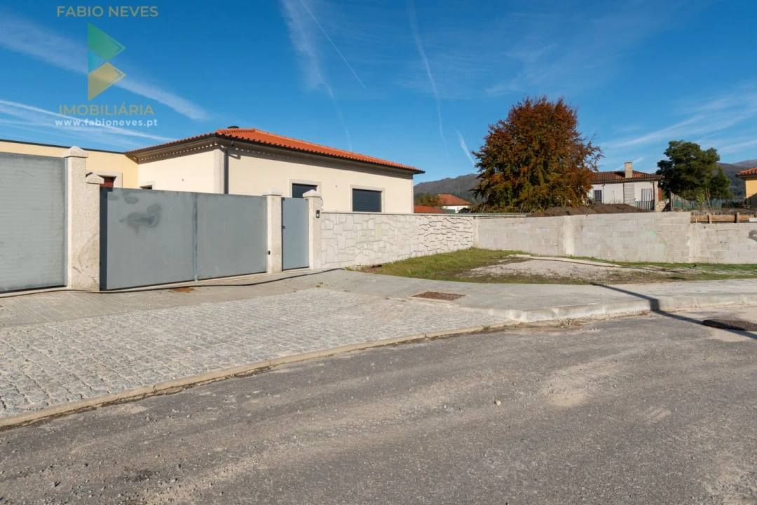 Moradia T3 para Venda em Aguiã Foto 21