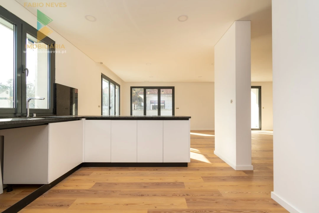 Moradia T3 para Venda em Aguiã Foto 22