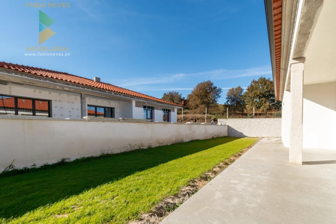 Moradia T3 para Venda em Aguiã Foto 25