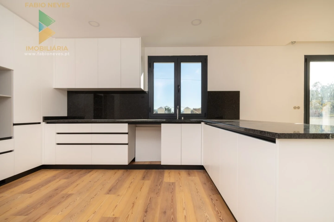 Moradia T3 para Venda em Aguiã Foto 29