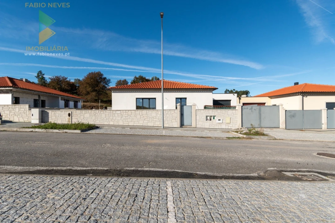 Moradia T3 para Venda em Aguiã Foto 45