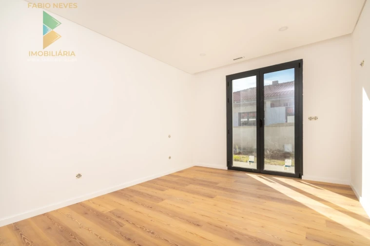 Moradia T3 para Venda em Aguiã Foto 10