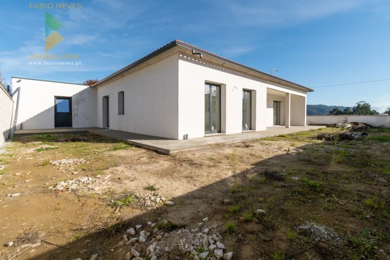 Moradia T3 para Venda em Aguiã Foto 19