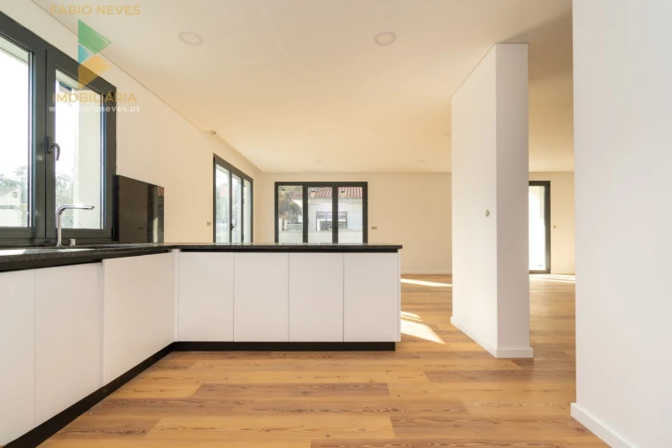 Moradia T3 para Venda em Aguiã Foto 31