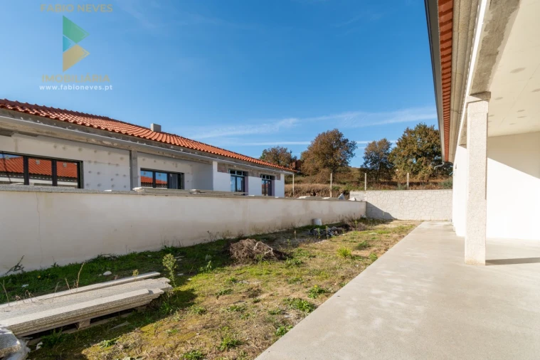 Moradia T3 para Venda em Aguiã Foto 43