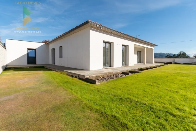 Moradia T3 para Venda em Aguiã Foto 44