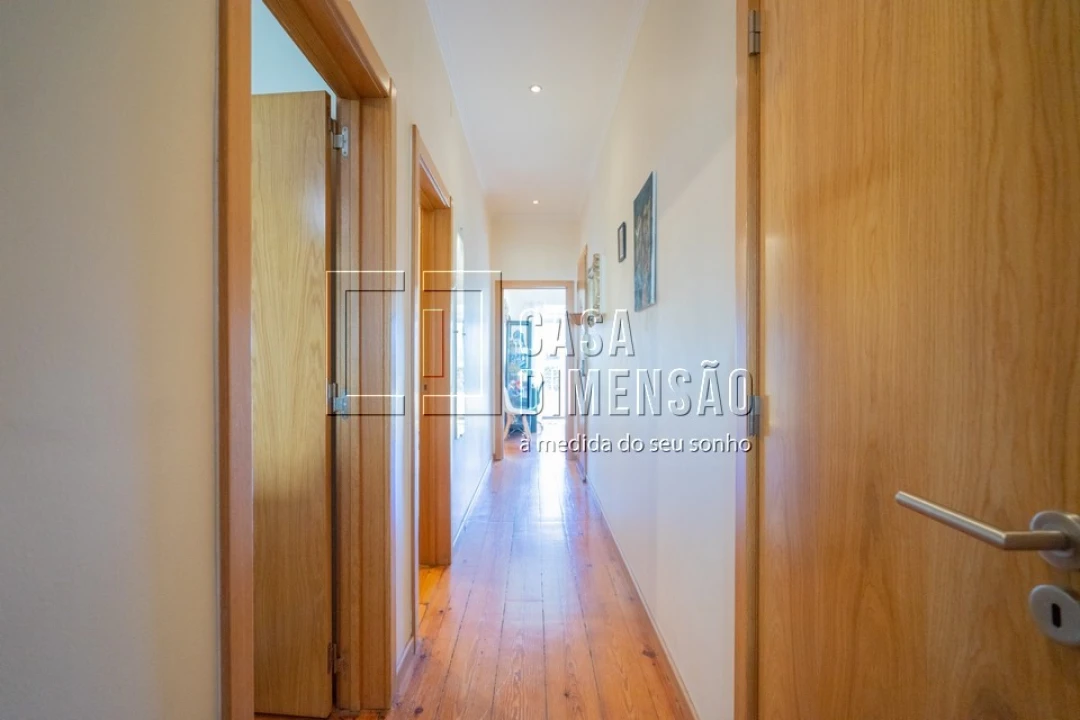 Apartamento T2 para Venda em Benfica Foto 2