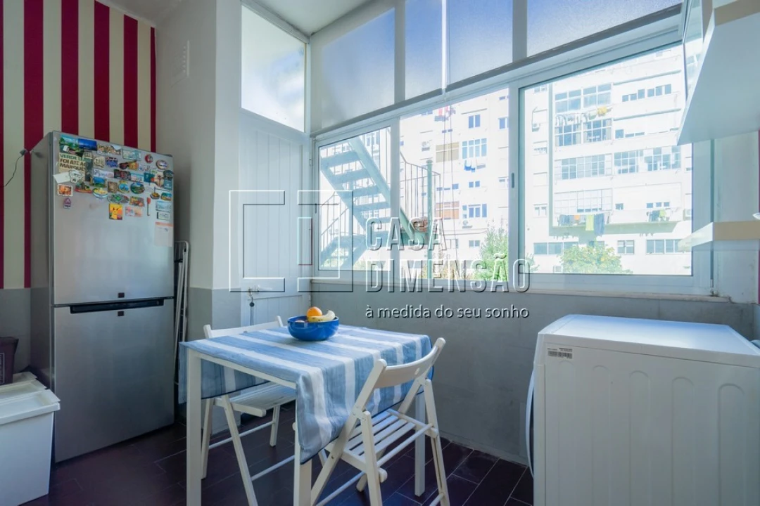 Apartamento T2 para Venda em Benfica Foto 23