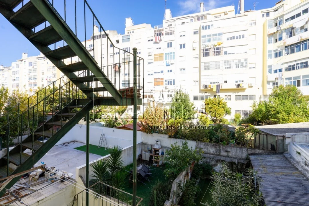 Apartamento T2 para Venda em Benfica Foto 29