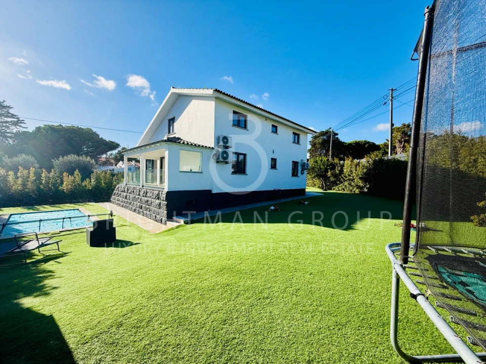 Moradia T5 para Venda em Rio de Mouro Foto 1