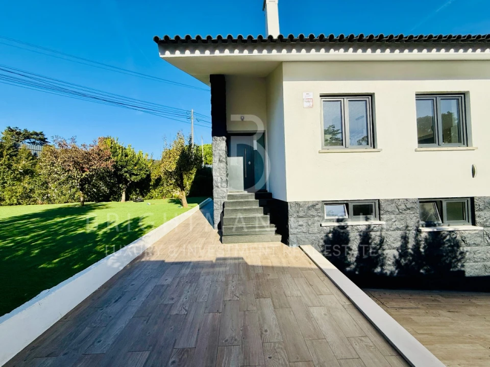 Moradia T5 para Venda em Rio de Mouro Foto 10