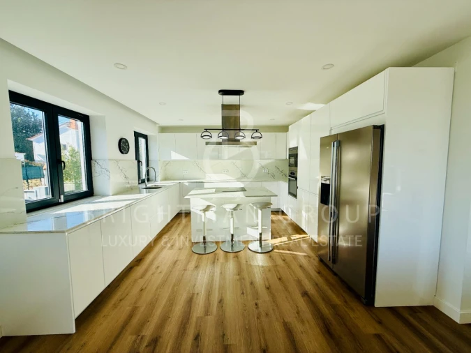 Moradia T4 para Venda em Almargem do Bispo, Pêro Pinheiro e Montelavar Foto 15