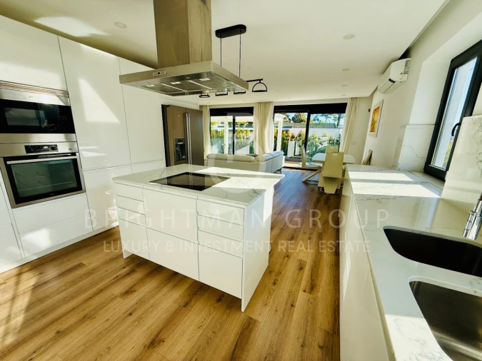 Moradia T4 para Venda em Almargem do Bispo, Pêro Pinheiro e Montelavar Foto 16