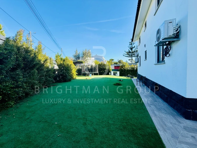 Moradia T4 para Venda em Almargem do Bispo, Pêro Pinheiro e Montelavar Foto 9