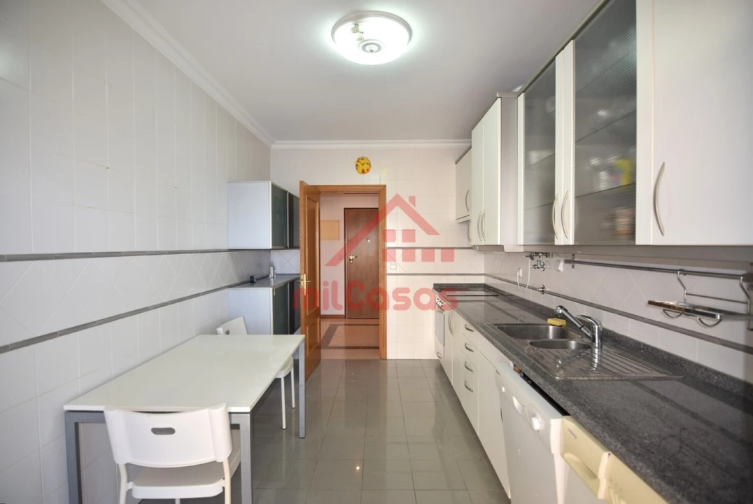 Apartamento T1 para Arrendamento em Ericeira Foto 5