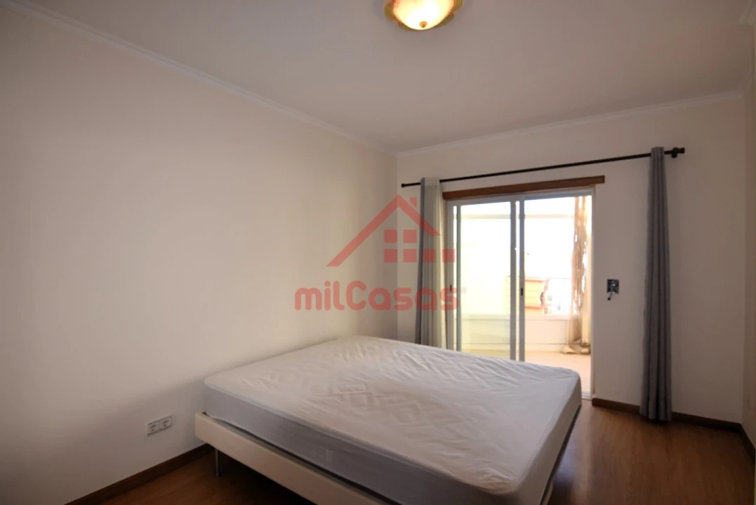 Apartamento T1 para Arrendamento em Ericeira Foto 8