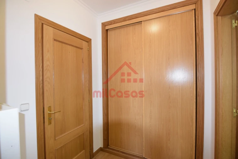 Apartamento T1 para Arrendamento em Ericeira Foto 9