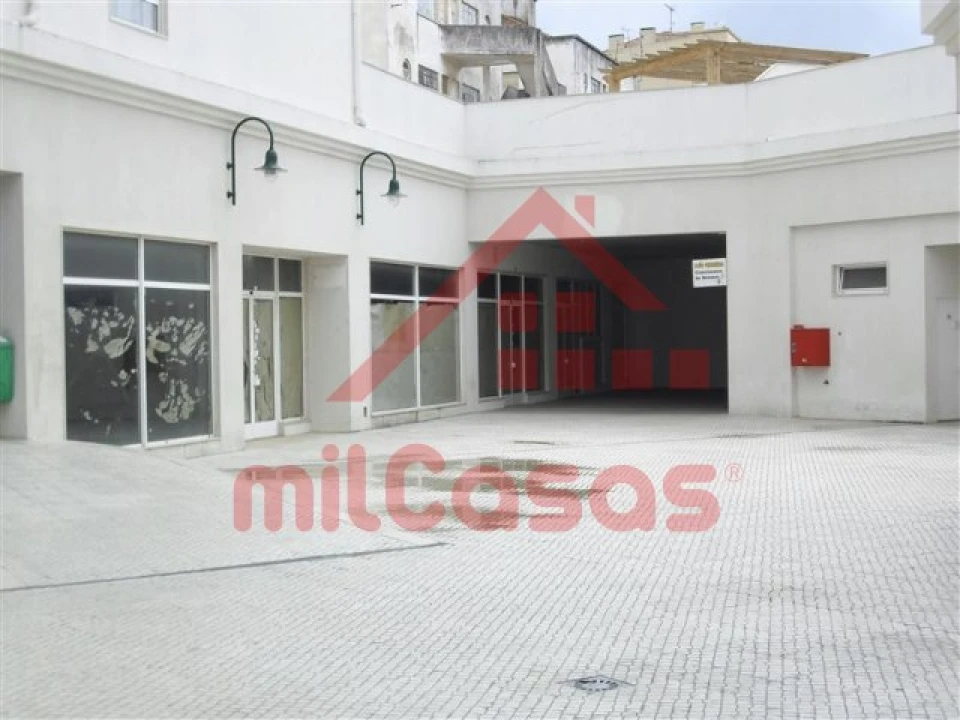 Loja para Venda em Santa Maria, São Pedro e Matacães Foto 2