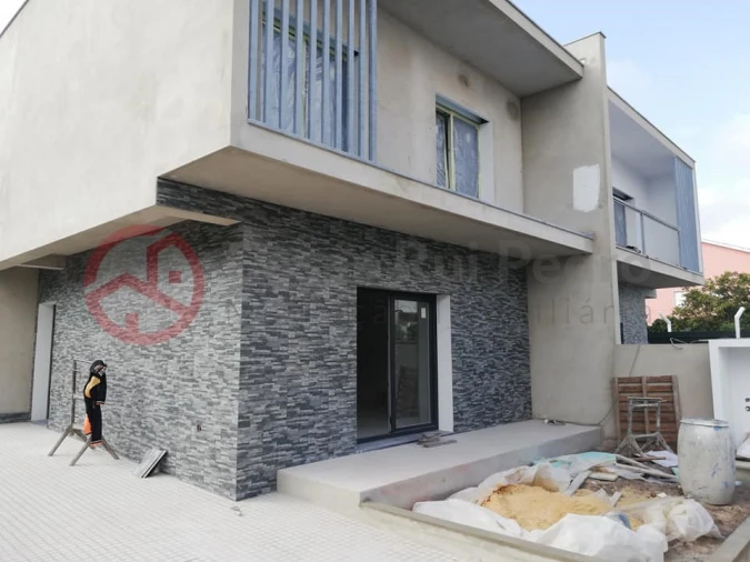 Moradia T3 para Venda em Fernao Ferro Foto 3