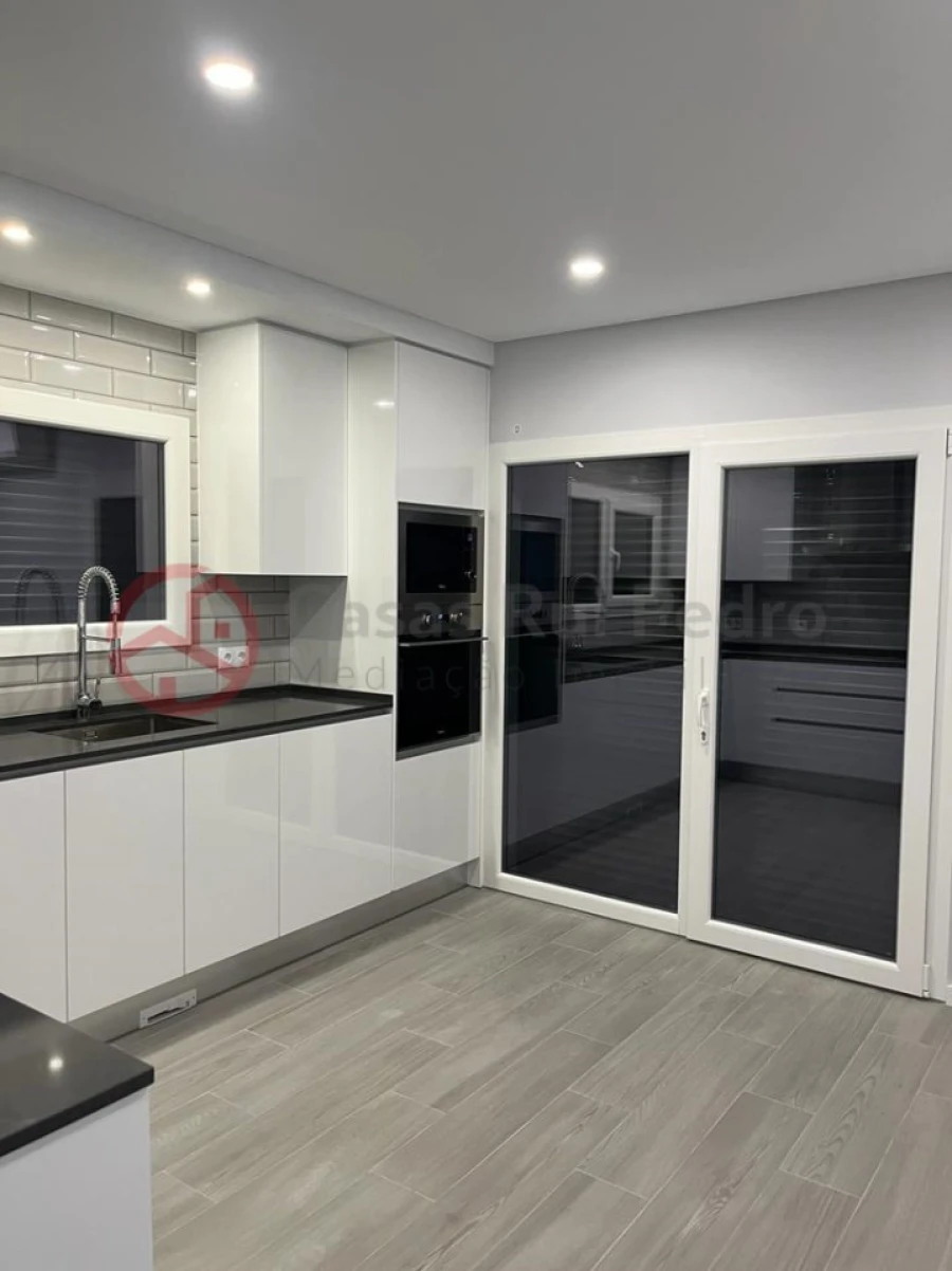 Moradia T3 para Venda em Fernao Ferro Foto 2