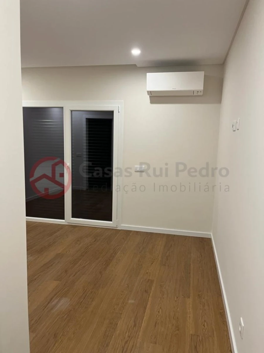 Moradia T3 para Venda em Fernao Ferro Foto 9