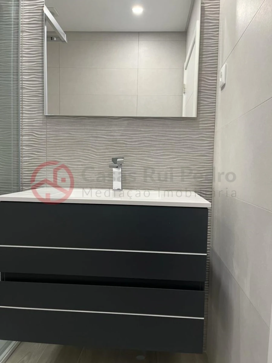 Moradia T3 para Venda em Fernao Ferro Foto 9