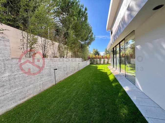 Moradia T5 para Venda em Oeiras e São Julião da Barra, Paço de Arcos e Caxias Foto 4