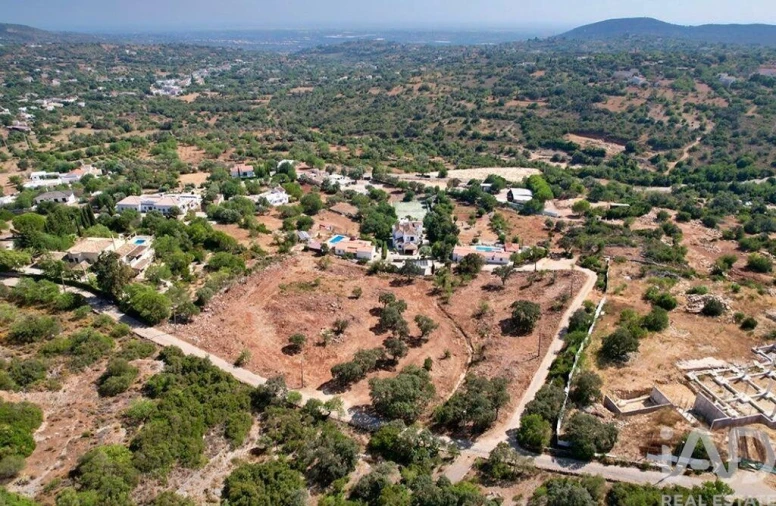 Terreno para Venda em Santa Barbara de Nexe Foto 11