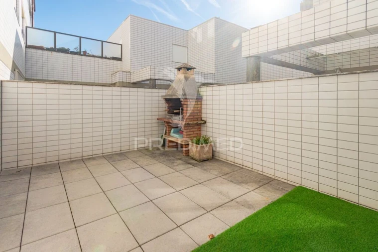 Apartamento T3 para Venda em Arcozelo Foto 4