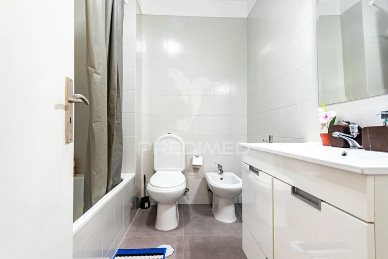 Apartamento T3 para Venda em Arcozelo Foto 5