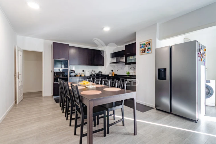 Apartamento T3 para Venda em Arcozelo Foto 3