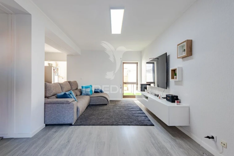 Apartamento T3 para Venda em Arcozelo Foto 2