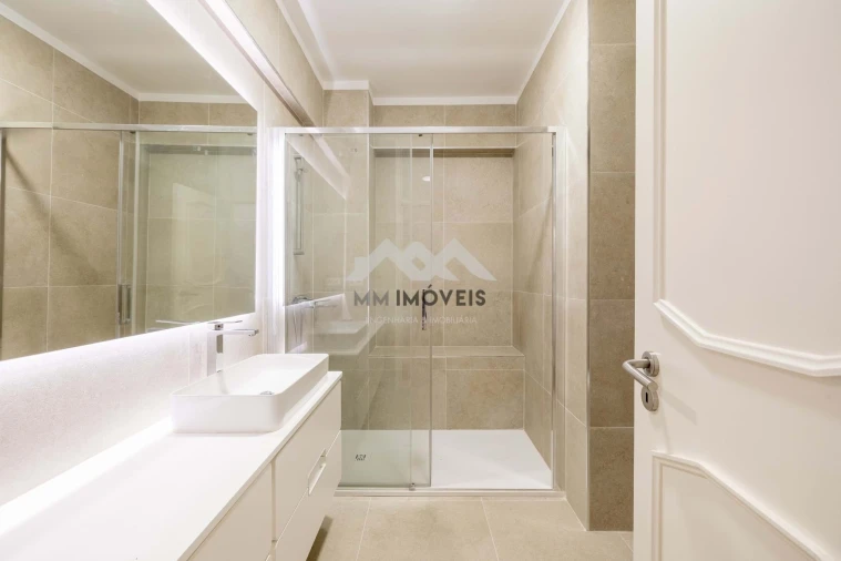 Apartamento T3 para Arrendamento em Cedofeita, Santo Ildefonso, Sé, Miragaia, São Nicolau e Vitória Foto 25