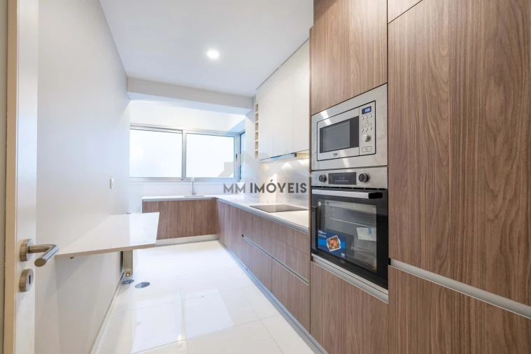 Apartamento T3 para Arrendamento em Cedofeita, Santo Ildefonso, Sé, Miragaia, São Nicolau e Vitória Foto 9