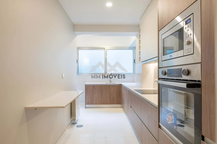 Apartamento T3 para Arrendamento em Cedofeita, Santo Ildefonso, Sé, Miragaia, São Nicolau e Vitória Foto 8