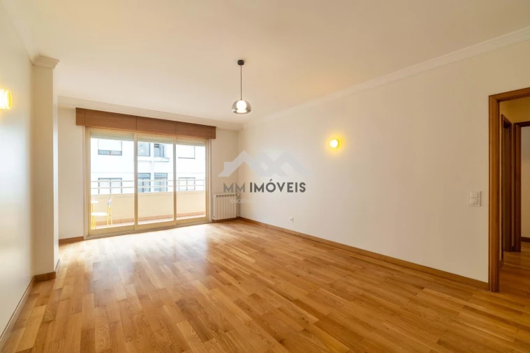 Apartamento T1 para Arrendamento em Lordelo do Ouro e Massarelos Foto 4