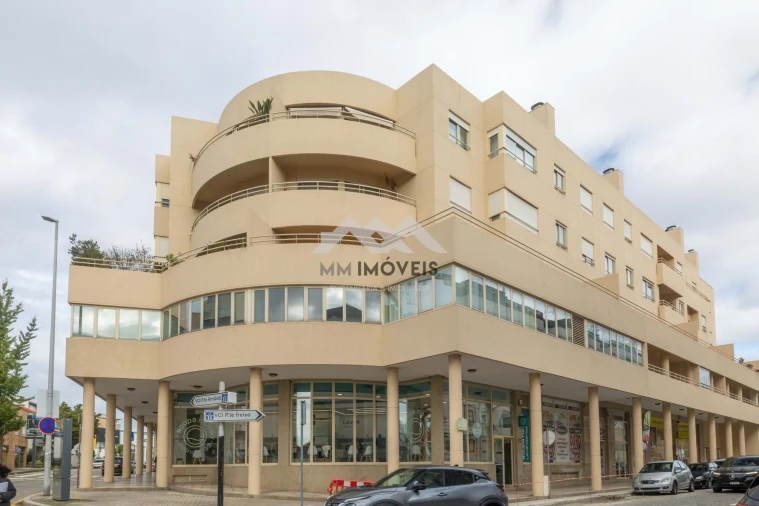 Apartamento T1 para Arrendamento em Lordelo do Ouro e Massarelos Foto 32