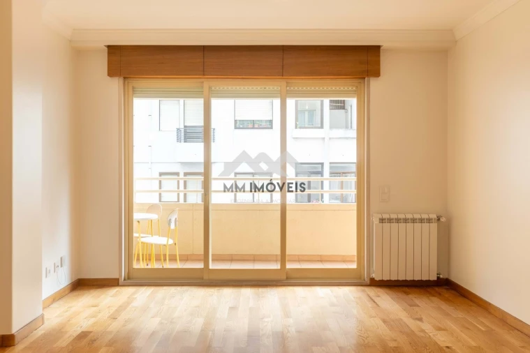 Apartamento T1 para Arrendamento em Lordelo do Ouro e Massarelos Foto 3