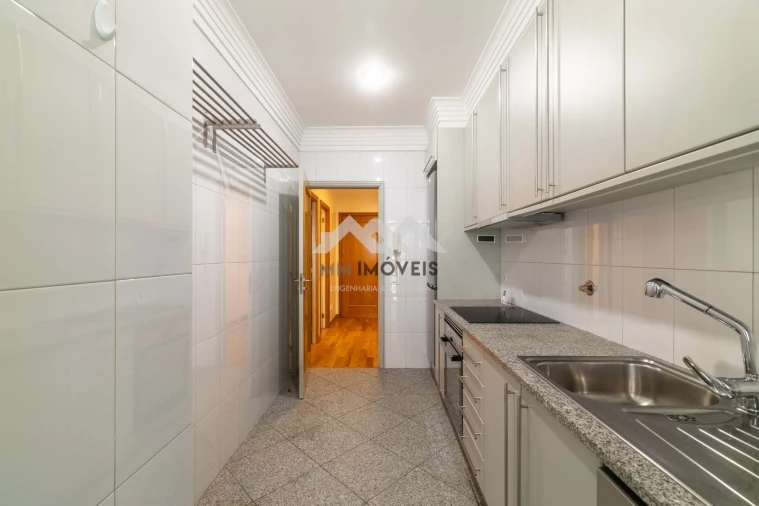 Apartamento T1 para Arrendamento em Lordelo do Ouro e Massarelos Foto 16