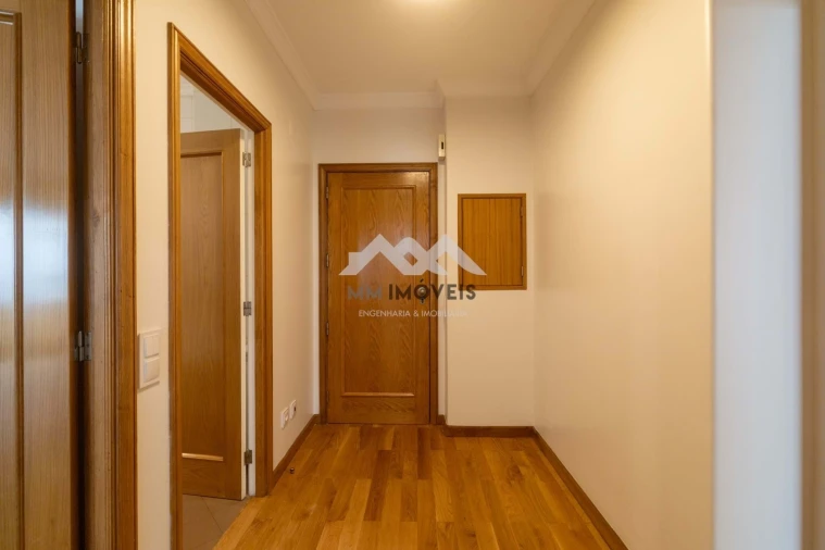 Apartamento T1 para Arrendamento em Lordelo do Ouro e Massarelos Foto 11